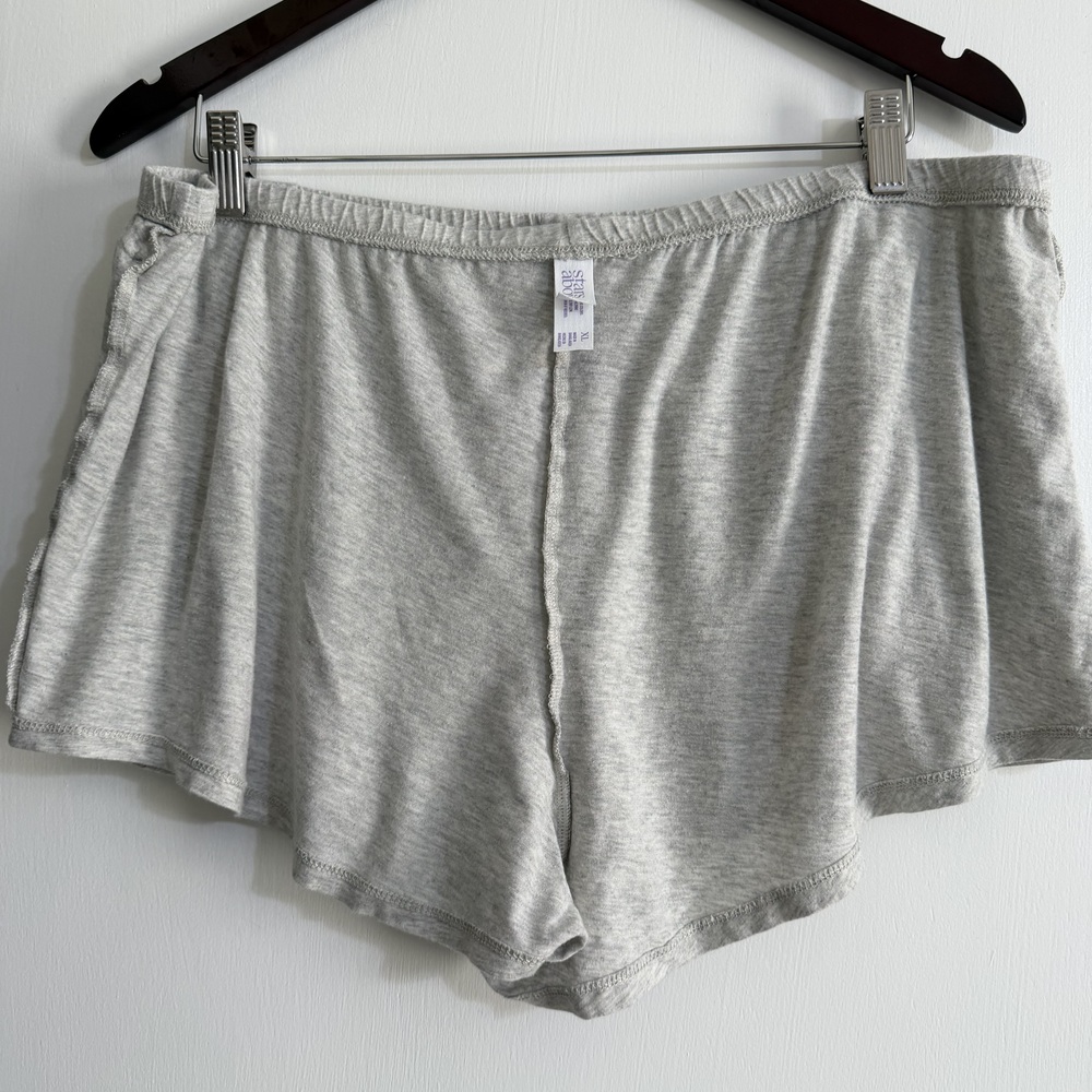 Stars Above Gray Pajama Shorts Size XL - Picture 5 of 8